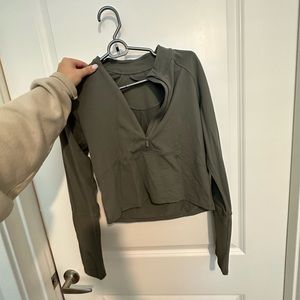 Lululemon ready to rulu half zip size 4 olive green